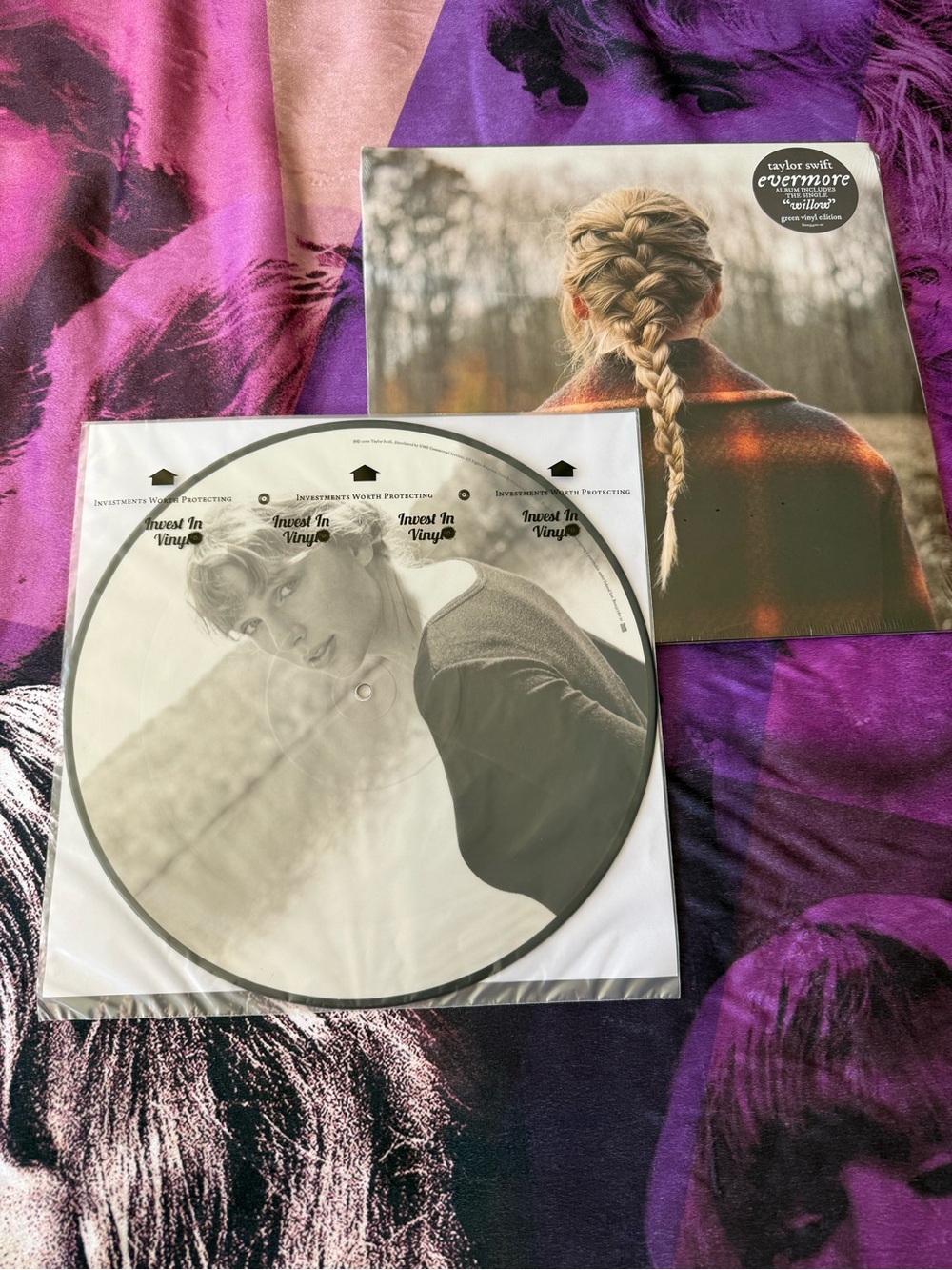Taylor Swift vinyls: Cardigan 12" picture disc + Evermore